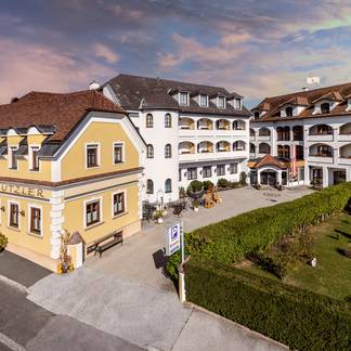 Aussenansicht vom Genussgasthof & Hotel Krutzler (c) Klemens König