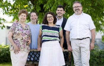 Familie Krutzler im Garten (c) Klemens König