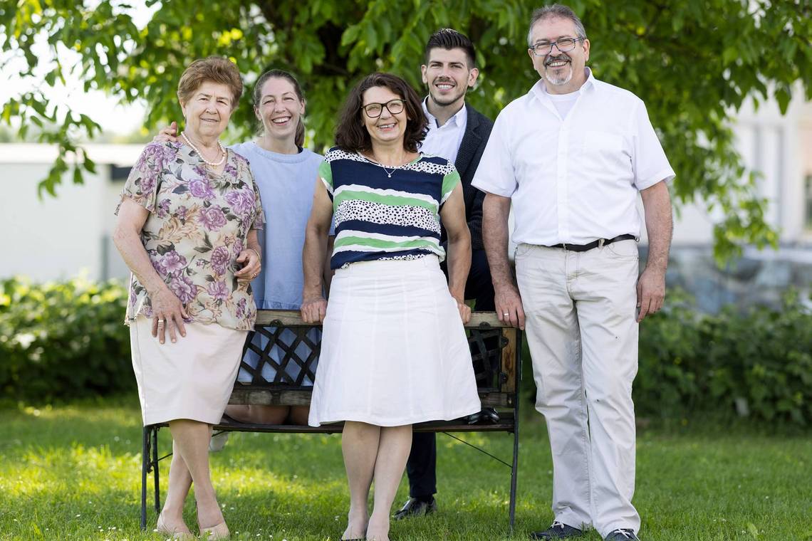 Familie Krutzler im Garten (c) Klemens König