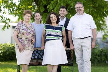 Familie Krutzler im Garten (c) Klemens König